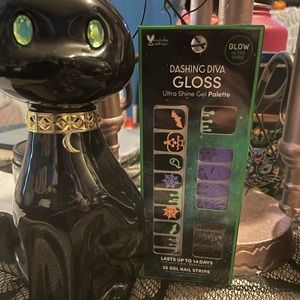 Dashing diva glow potion nails